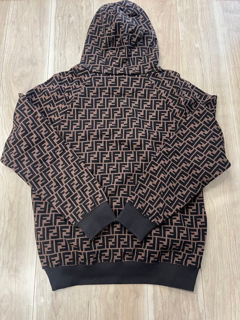 FENDI フェンディ パーカー