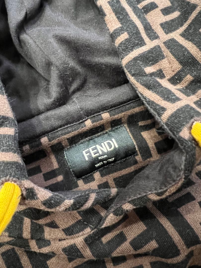FENDI フェンディ パーカー