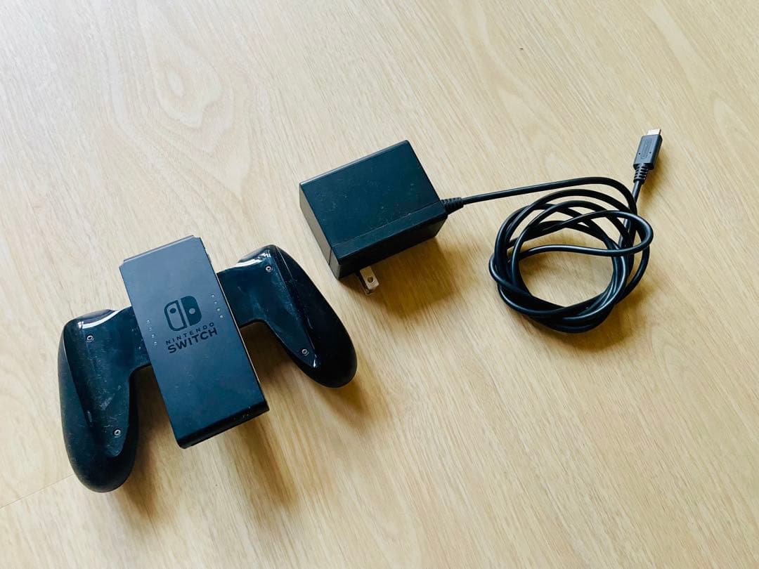 Nintendo Switch 本体 【Joy-ConだけJunk】