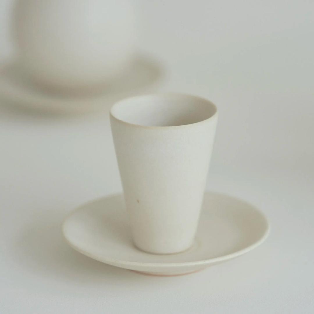 【新品】大和田友香 蓋付きピッチャー・カップ&ソーサー 2客 白マット