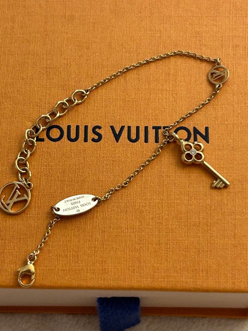 Louis Vuitton 鍵モチーフ ブレスレット M04718