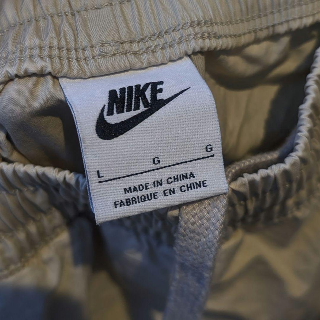 NIKE　シェルナイロン　刺繍　シャカシャカ　セットアップ上下　ジップ　ベージュ