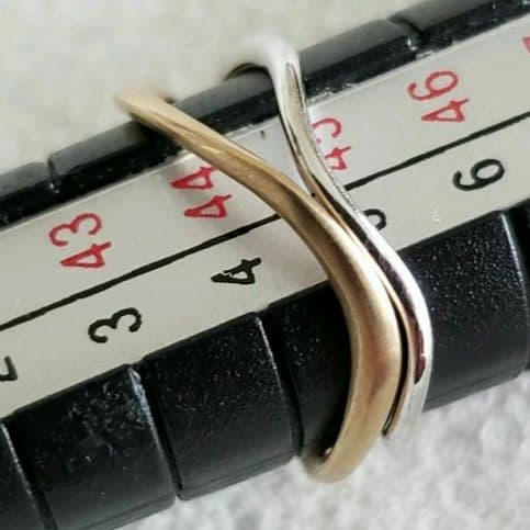 『やんまー』ウェーブリング♡5号【エテ】K10 ウェービー ゴールドリング