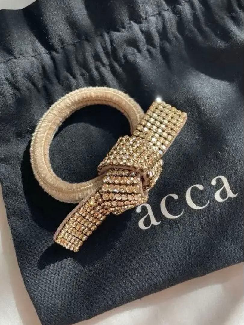acca アッカ ブリジット ドレスポニー　ヘアゴム ロングセラーゴールド