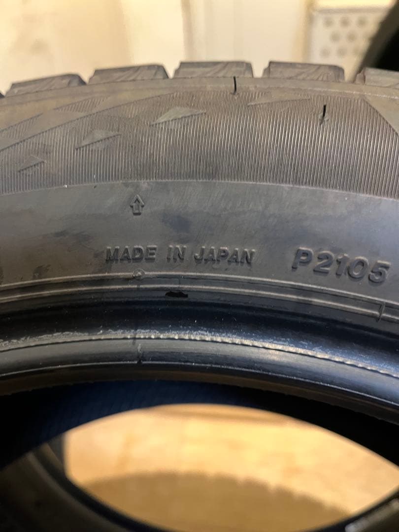 としかす 送料込21年製BSブリザッvrx3 215\55-17 ２本のみ