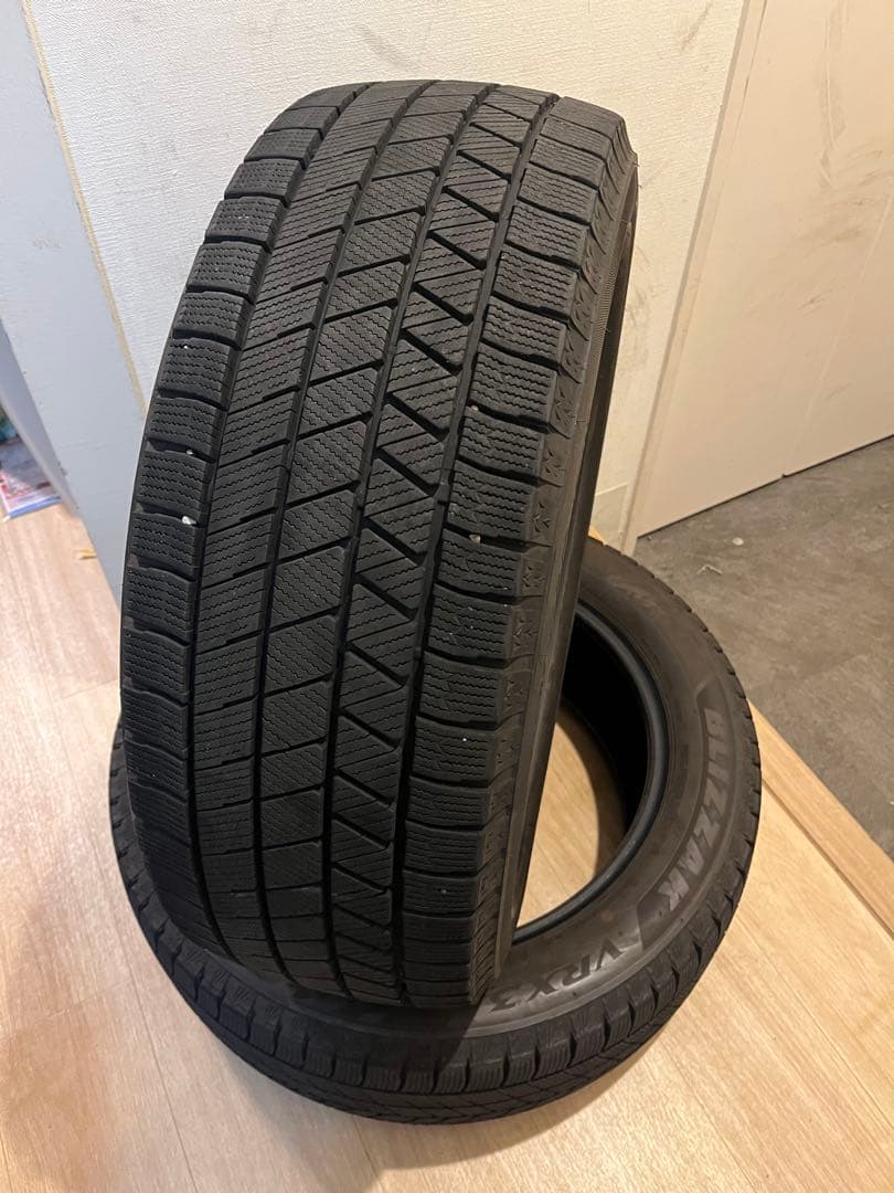 としかす 送料込21年製BSブリザッvrx3 215\55-17 ２本のみ