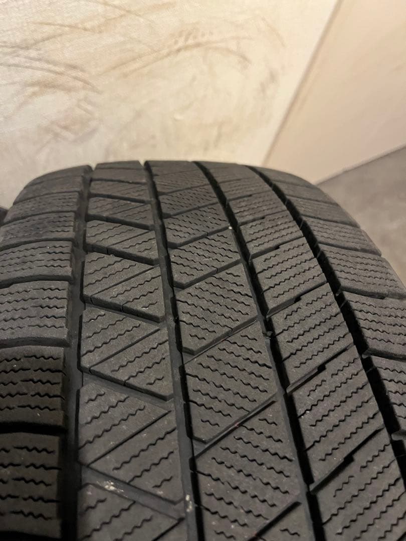 としかす 送料込21年製BSブリザッvrx3 215\55-17 ２本のみ