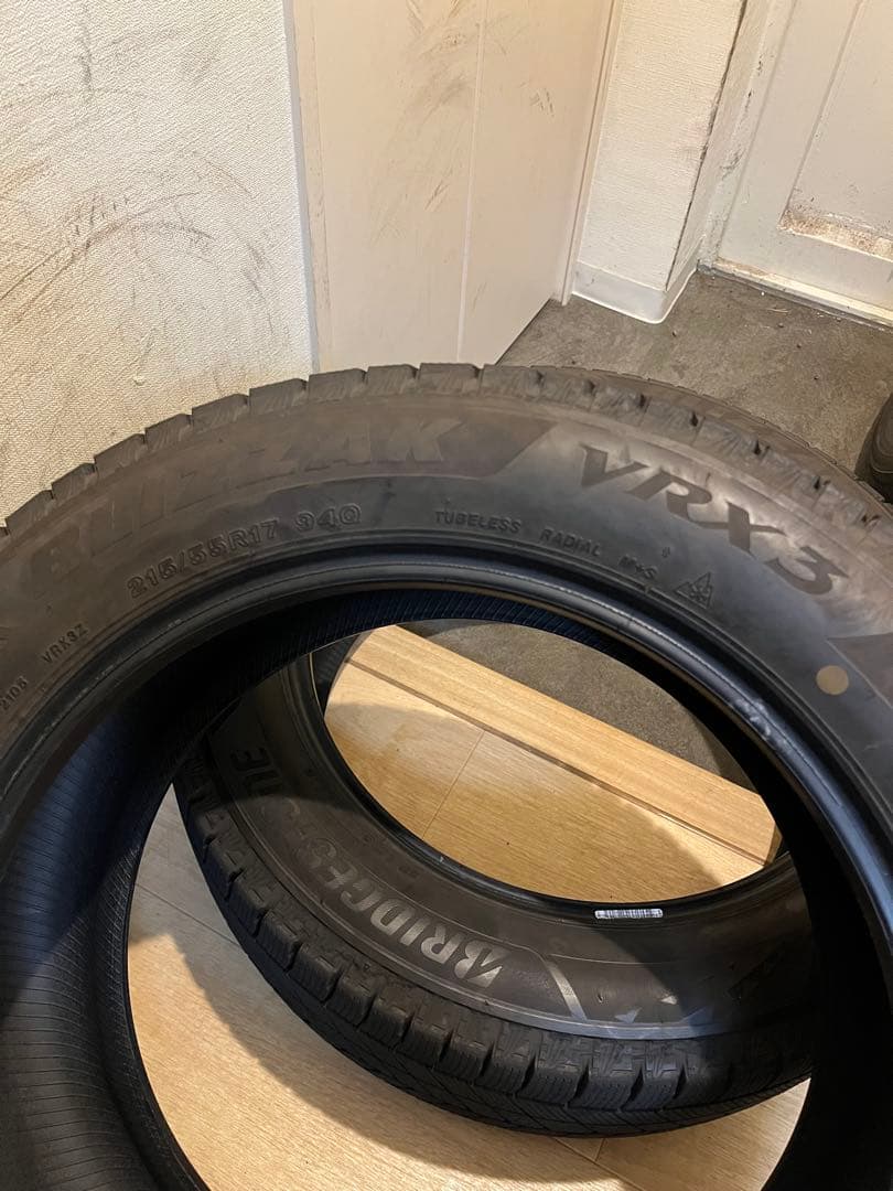 としかす 送料込21年製BSブリザッvrx3 215\55-17 ２本のみ