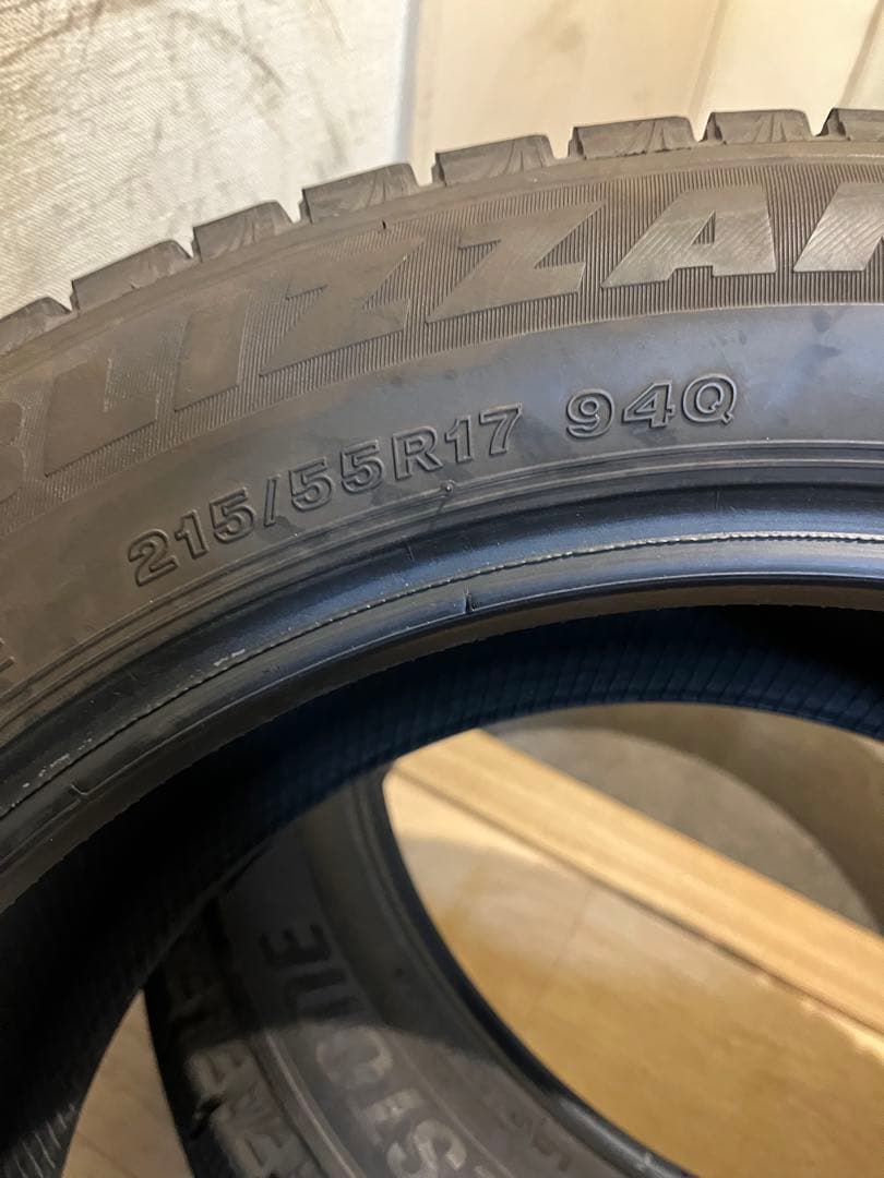 としかす 送料込21年製BSブリザッvrx3 215\55-17 ２本のみ