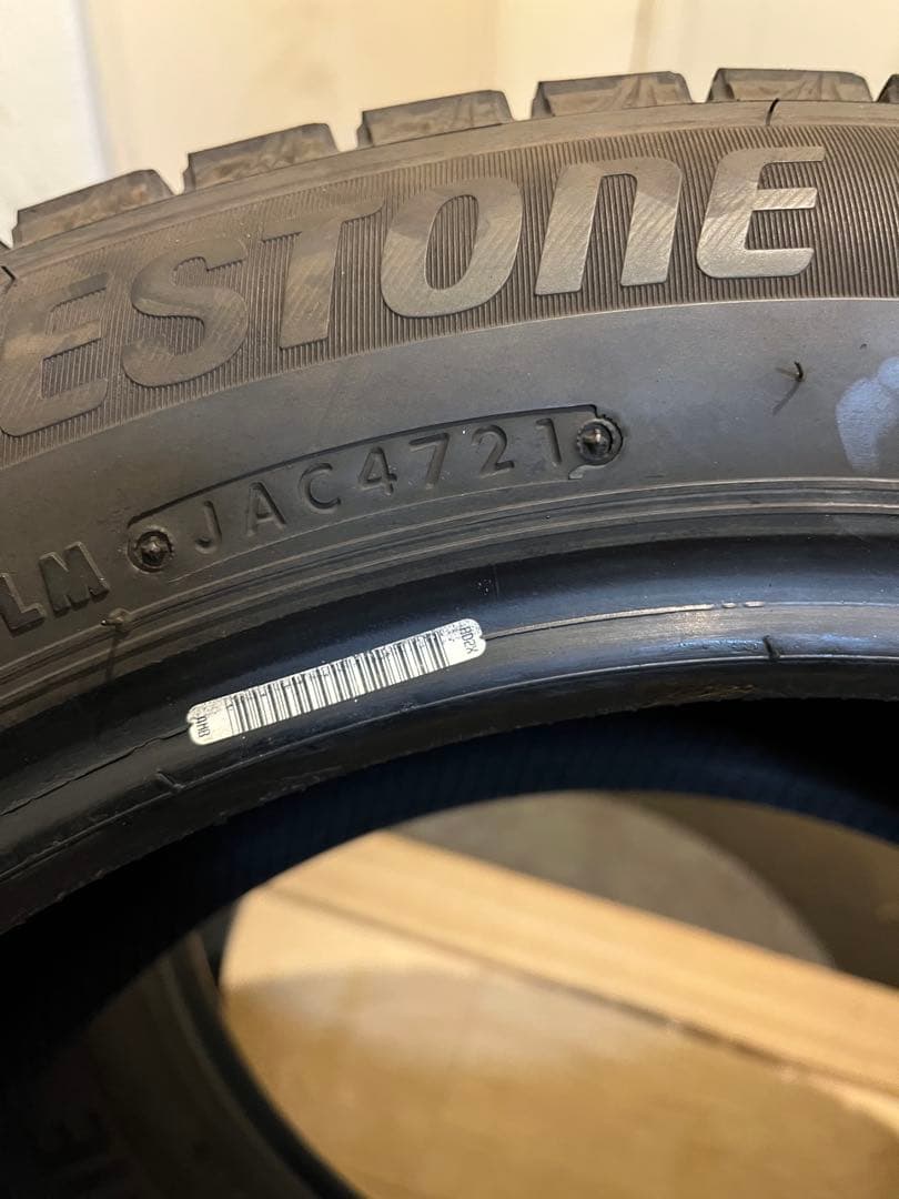 としかす 送料込21年製BSブリザッvrx3 215\55-17 ２本のみ