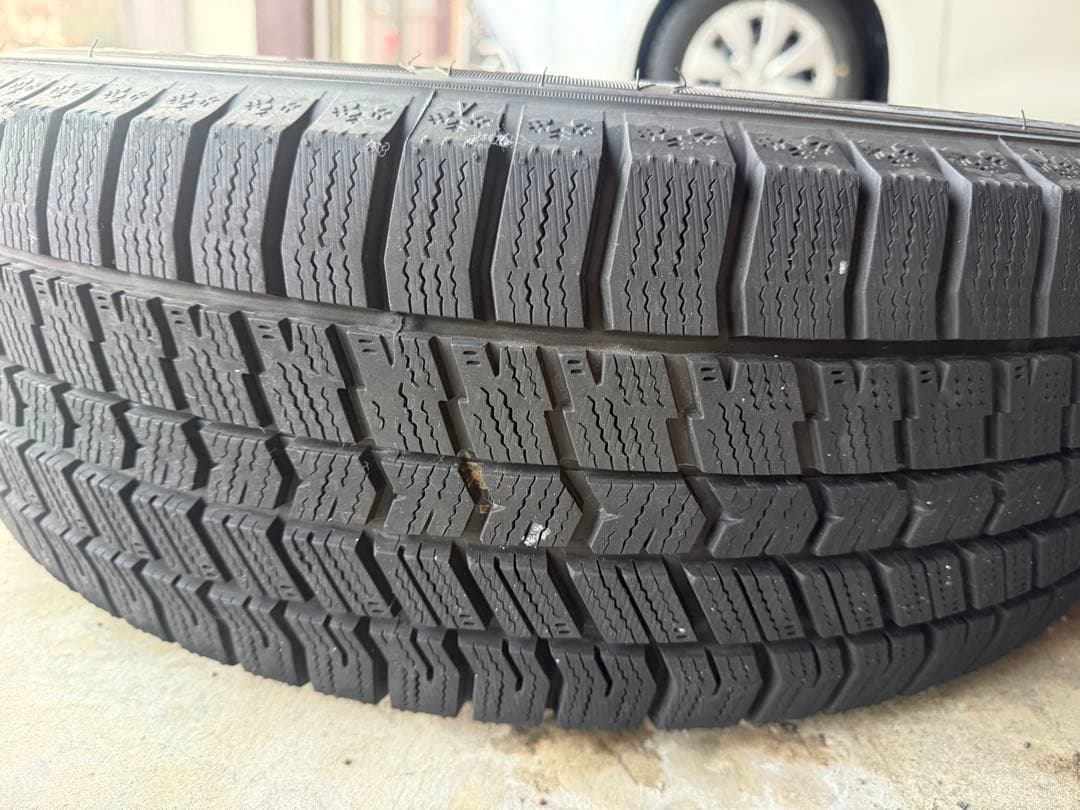 23年製造 205/65R16 グッドイヤー スタッドレスタイヤ4本セット