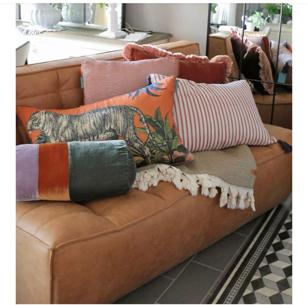 Beatrice LAVAL シルクベロアクッション45×44 エレバンピンク