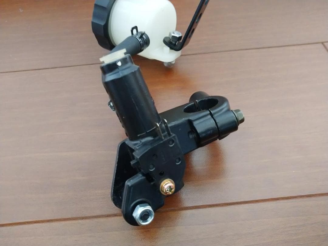 NISSIN ニッシン フロントブレーキマスター 横型 1/2 タンク別体