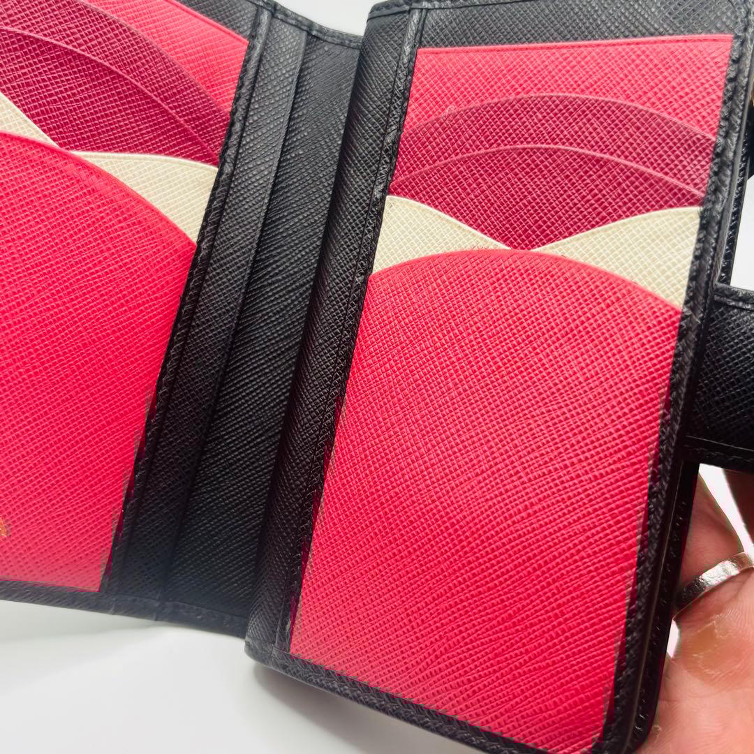 希少◎ PRADA プラダ サフィアーノ レザー 折り財布 ブラック ロゴ