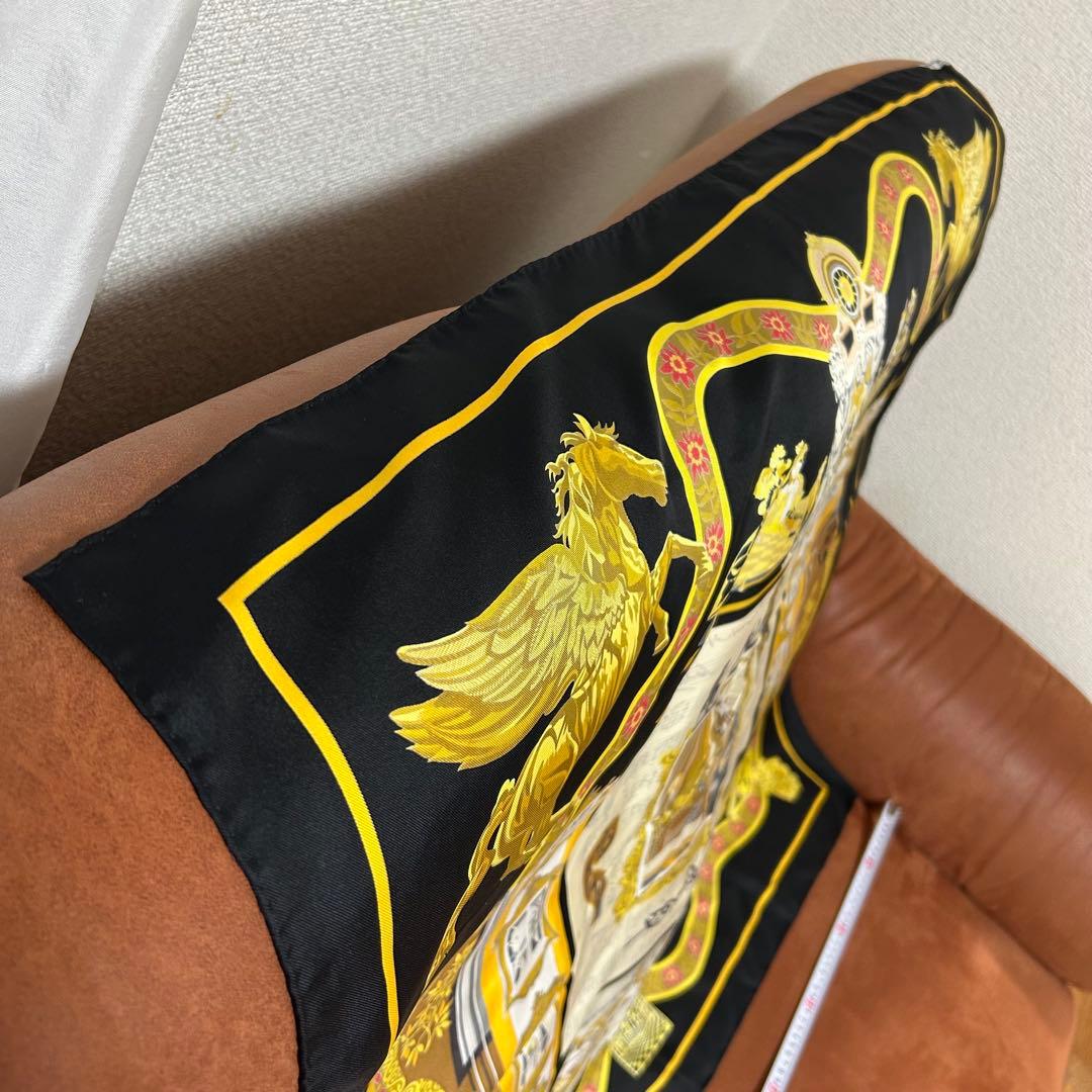 HERMES スカーフ 黒 金 中古 保管品 美品