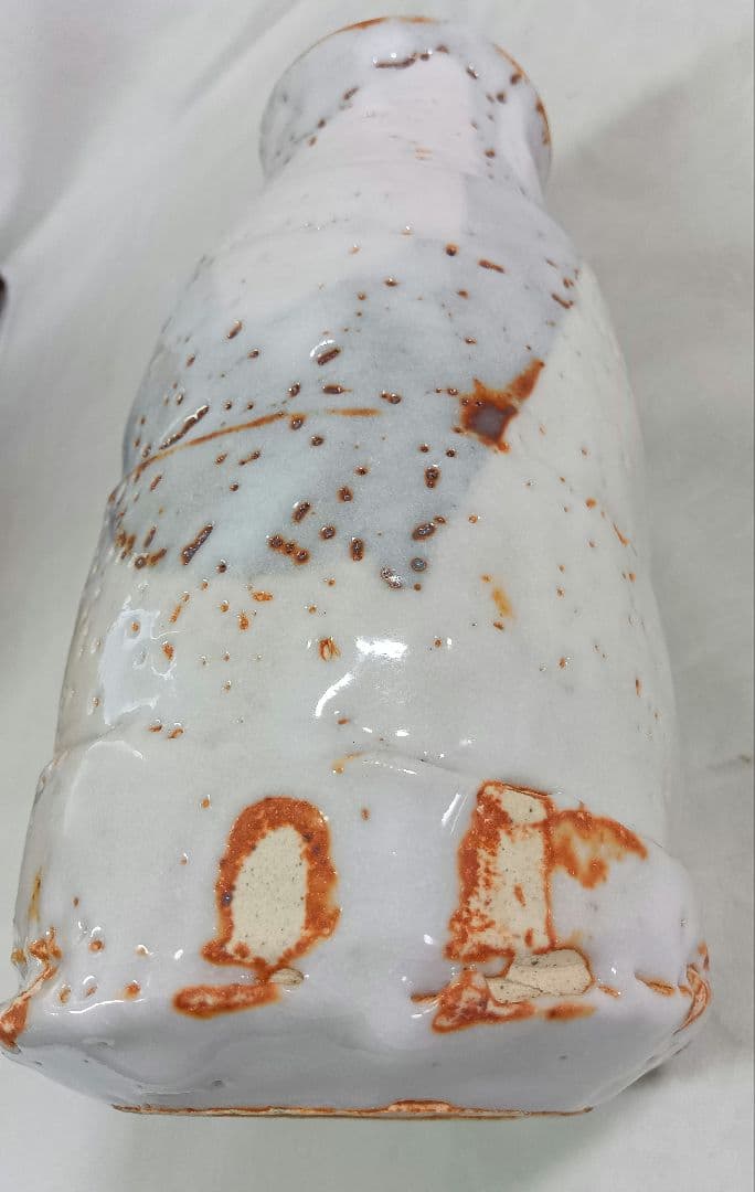 美濃焼　志野花生　仙山窯　人間国宝　安藤日出武　陶器　花瓶　花入　共箱　置物