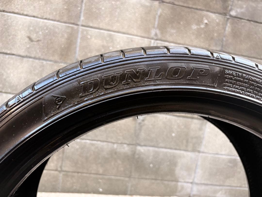 DUNLOP 235/40R19 2本