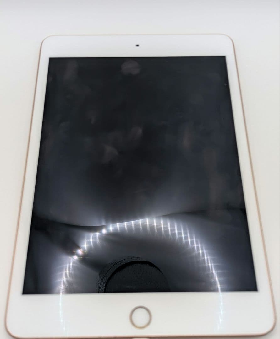 【セルラー】iPad mini 5 64GB ゴールド docomo 本体のみ