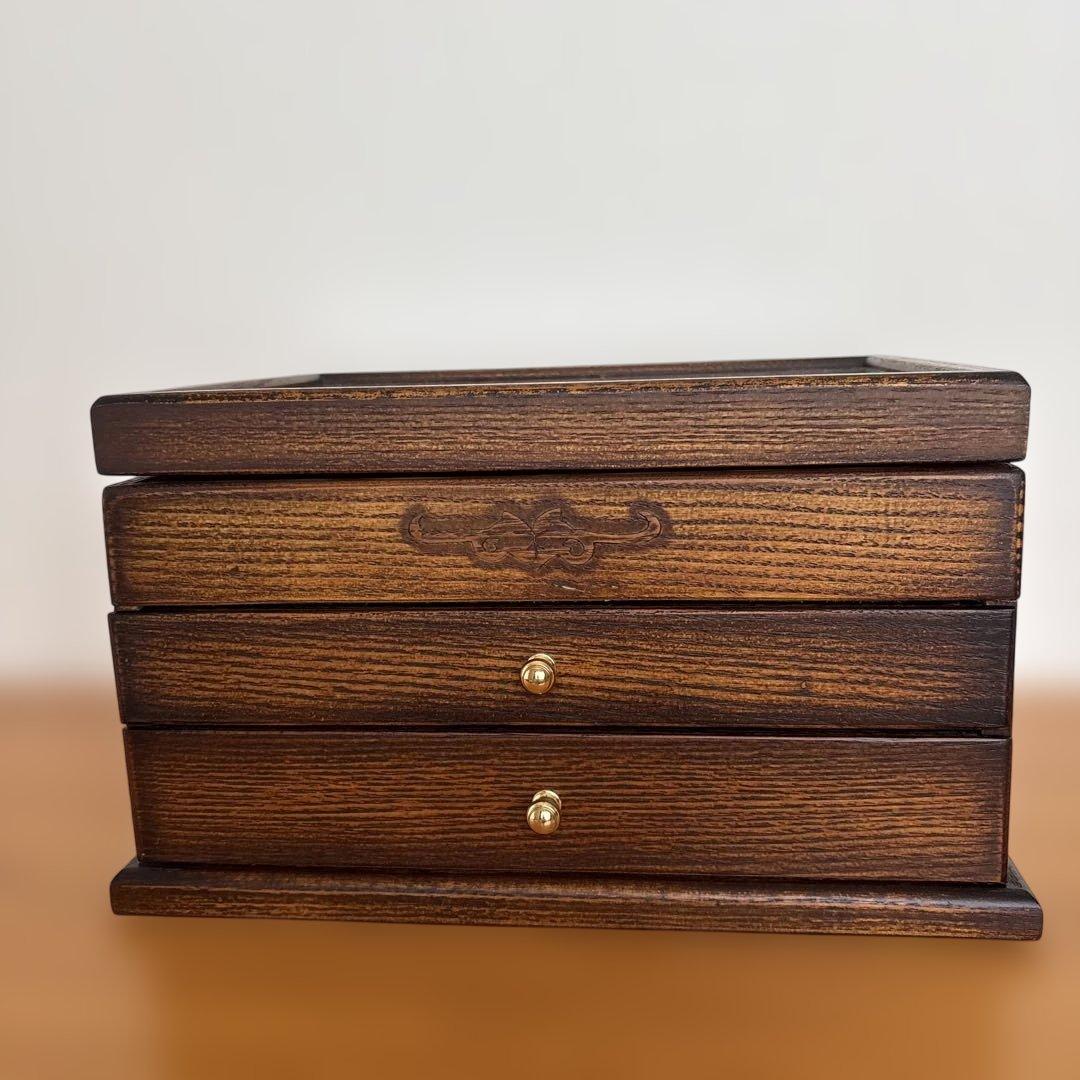 美品　アンティーク　葡萄葉柄 透かし彫りアクセサリーケース　ジュエリーボックス