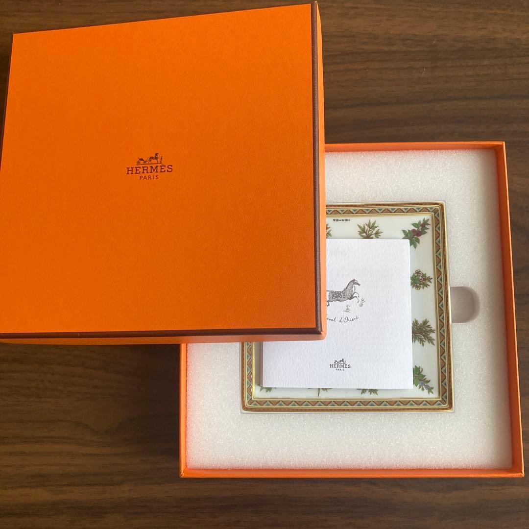 HERMES 花柄 正方形皿 オリジナルボックス付き