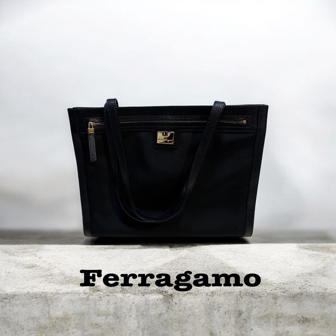 Ferragamo ブラック トートバッグ