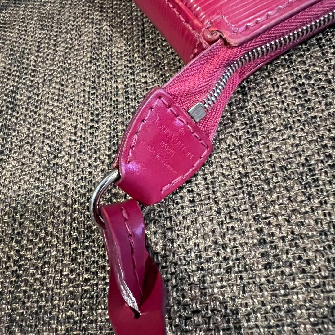 Louis Vuitton　アクセサリー　ポーチ　エピ　フューシャ