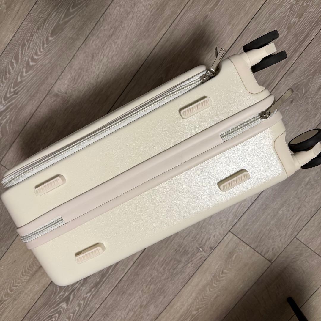 ディズニー ミッキー スーツケース 33L 機内持ち込み可 アイボリー　美品