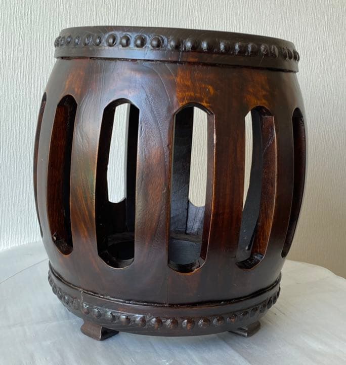 古民具　　アンティーク　古い木製椅子や花台になります