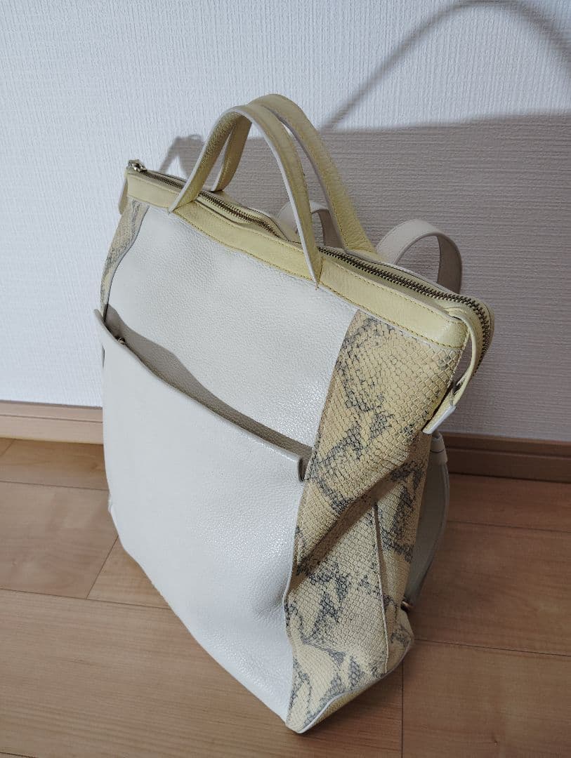 大幅値下げ！美品！コールハン パイソン柄 本革 バッグ