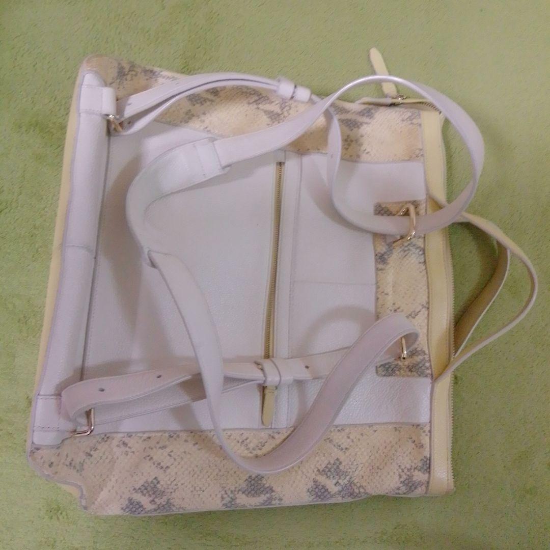 大幅値下げ！美品！コールハン パイソン柄 本革 バッグ