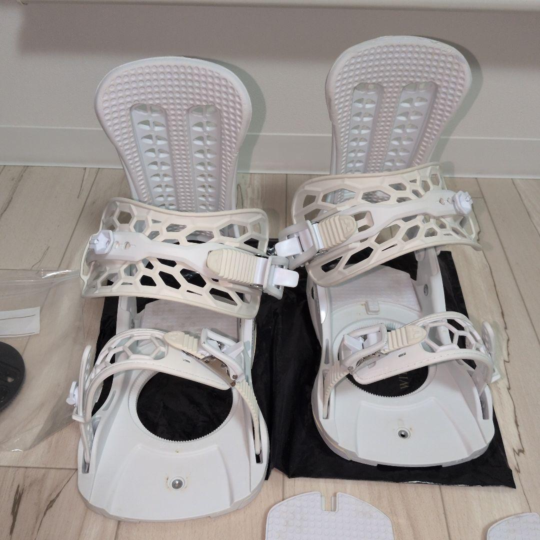 unionホワイト スノーボード ビンディング 取り付けパーツ付き