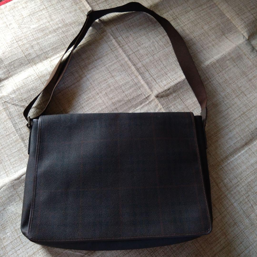 美品です。バーバリーショルダー