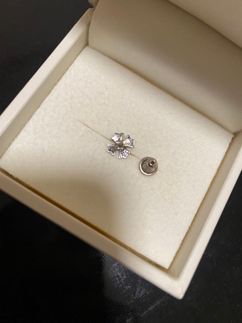 クロムハーツ スタッドピアス ケース付き