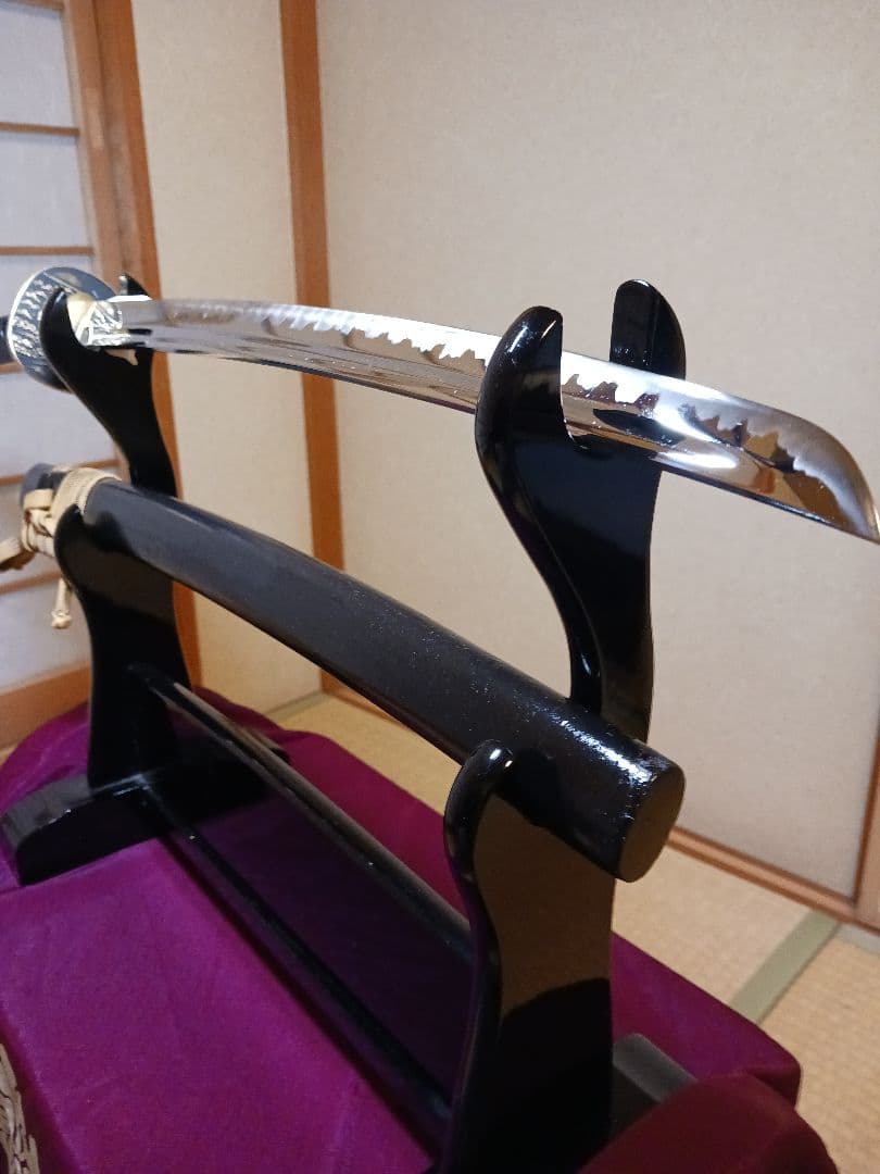 居合前差し用脇差、黒合皮革巻　黒鮫仕、刃紋.矢櫃樋入り二重刃 (訳有り価格)