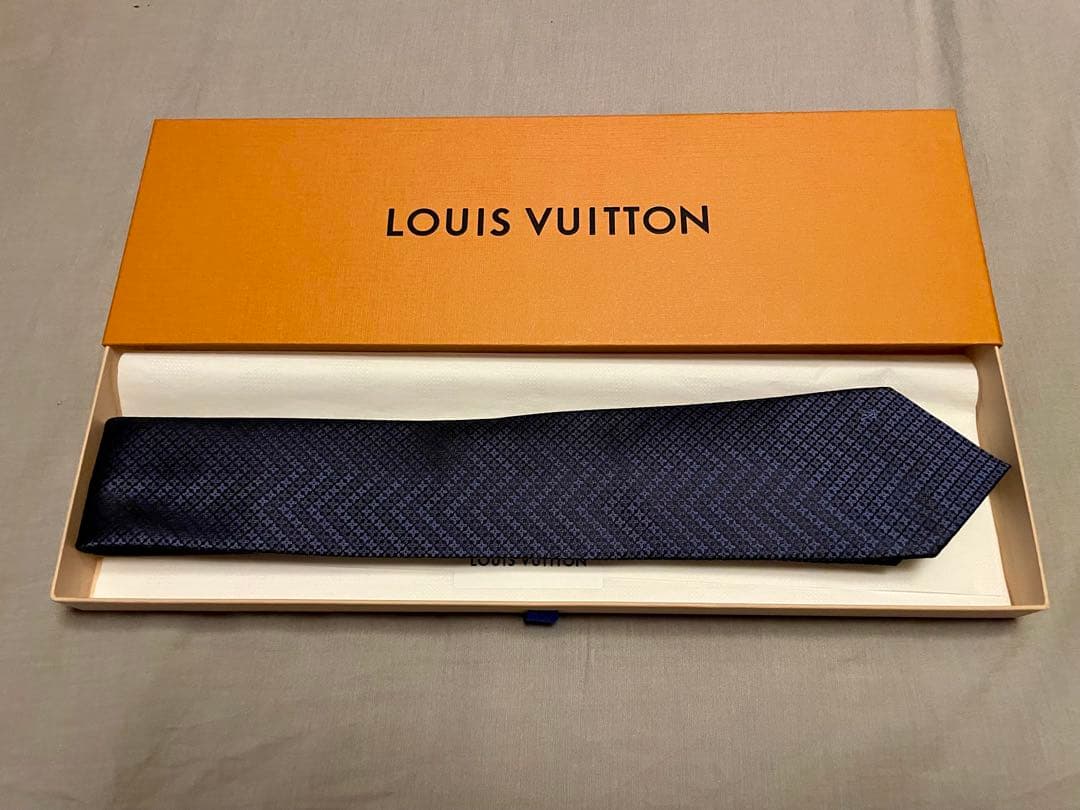 【新品未使用】LOUIS VUITTON ダークブルー ネクタイ
