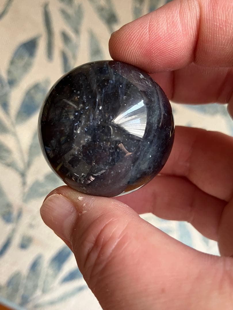 はち。さま専用アイオライトサンストーン　スフィア　天然石置物　C73