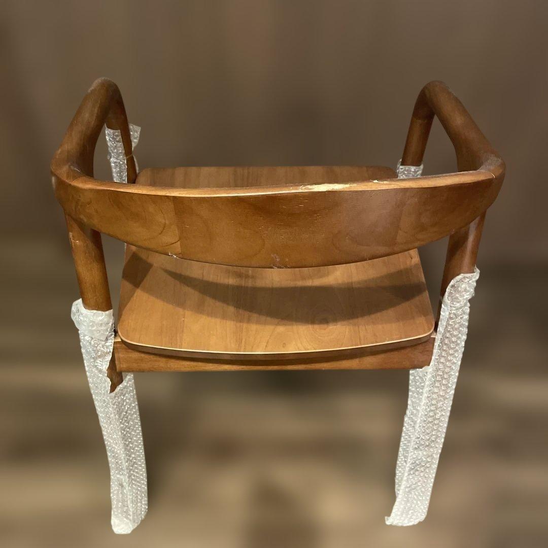 木製アームチェア