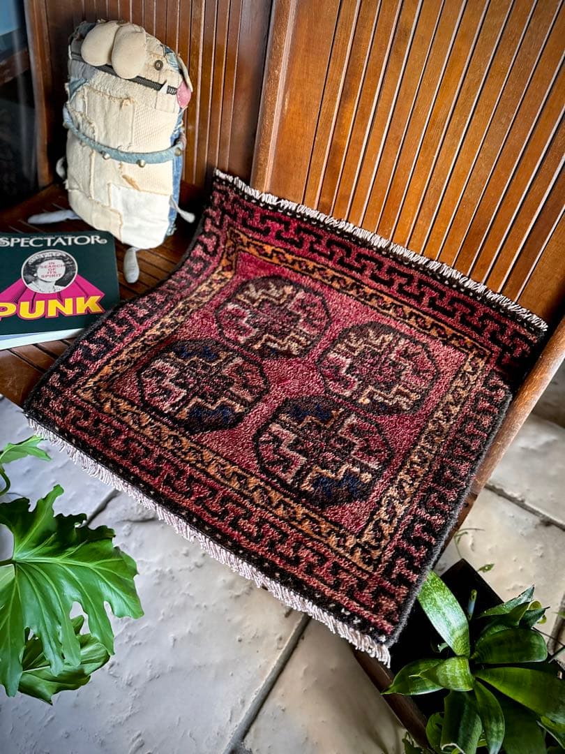 トライバルラグ　ヴィンテージラグ　バルーチ族　ミニラグ　プリミティブアート　美品