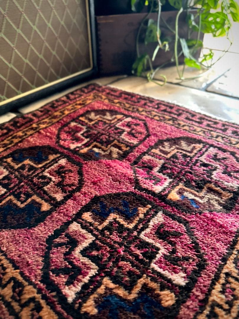 トライバルラグ　ヴィンテージラグ　バルーチ族　ミニラグ　プリミティブアート　美品