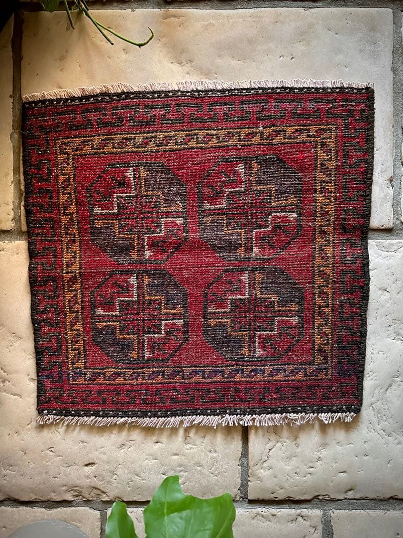 トライバルラグ　ヴィンテージラグ　バルーチ族　ミニラグ　プリミティブアート　美品