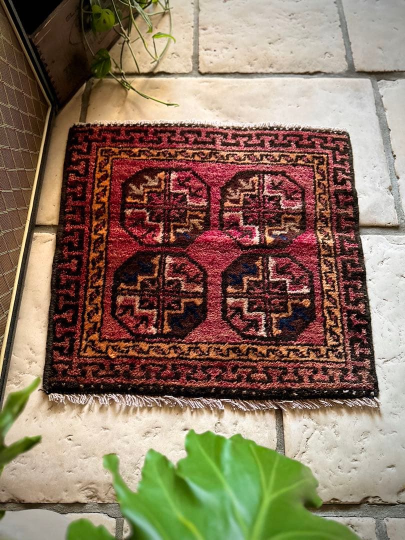 トライバルラグ　ヴィンテージラグ　バルーチ族　ミニラグ　プリミティブアート　美品