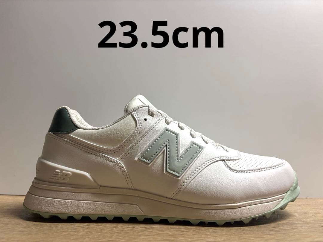 未使用 23.5cm 2E ニューバランスゴルフシューズWGS574Q3ホワイト