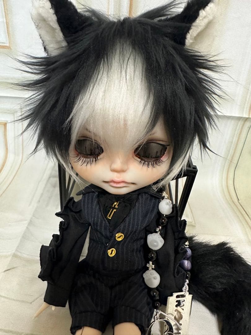 ゆ*ん様 アイシードール本体男の子　ボアウィッグ　OF付き 黒白ハチワレ猫