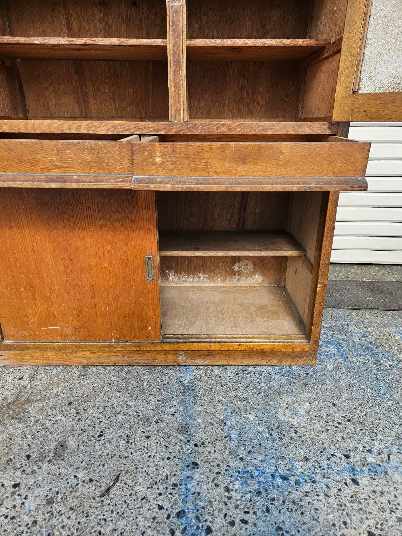 日本のアンティーク ダイヤガラスの水屋箪笥 木製 飾り棚 茶棚 食器棚