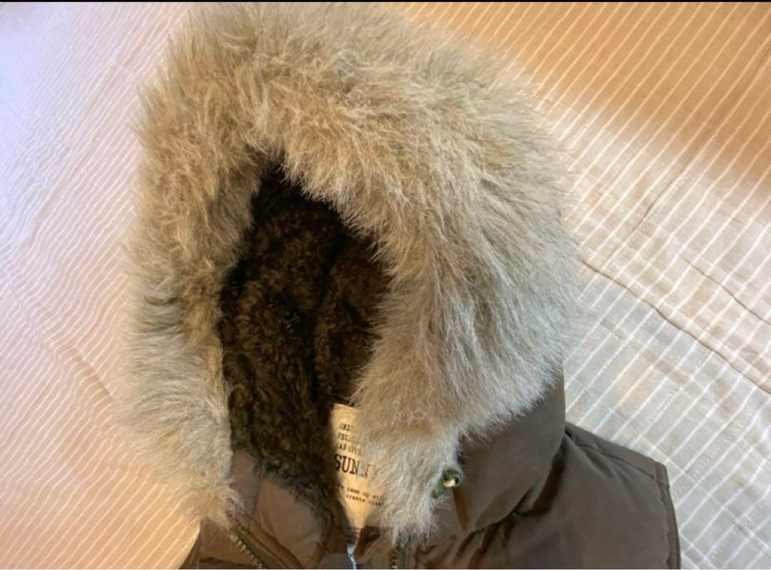 サニークラウズ　ダウンベスト オリーブグリーン