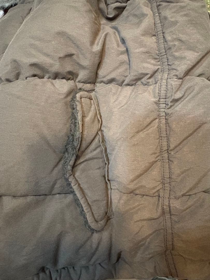 サニークラウズ　ダウンベスト オリーブグリーン