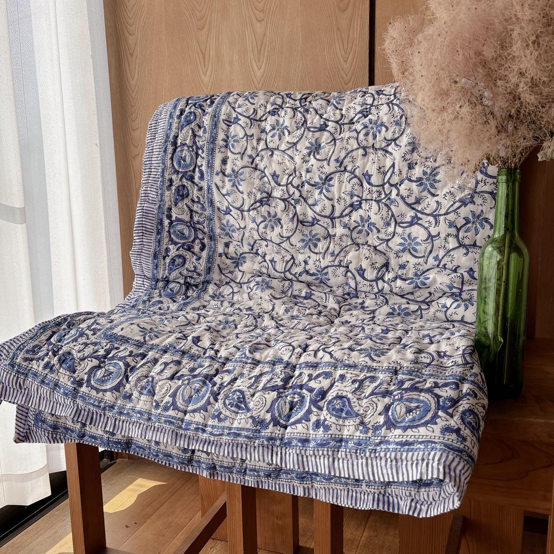 未使用※訳アリ　インド ブロックプリント 中綿入りキルト サルビアブルー　ラグ