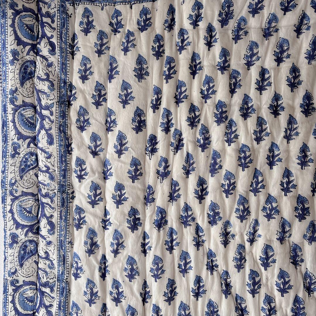 未使用※訳アリ　インド ブロックプリント 中綿入りキルト サルビアブルー　ラグ