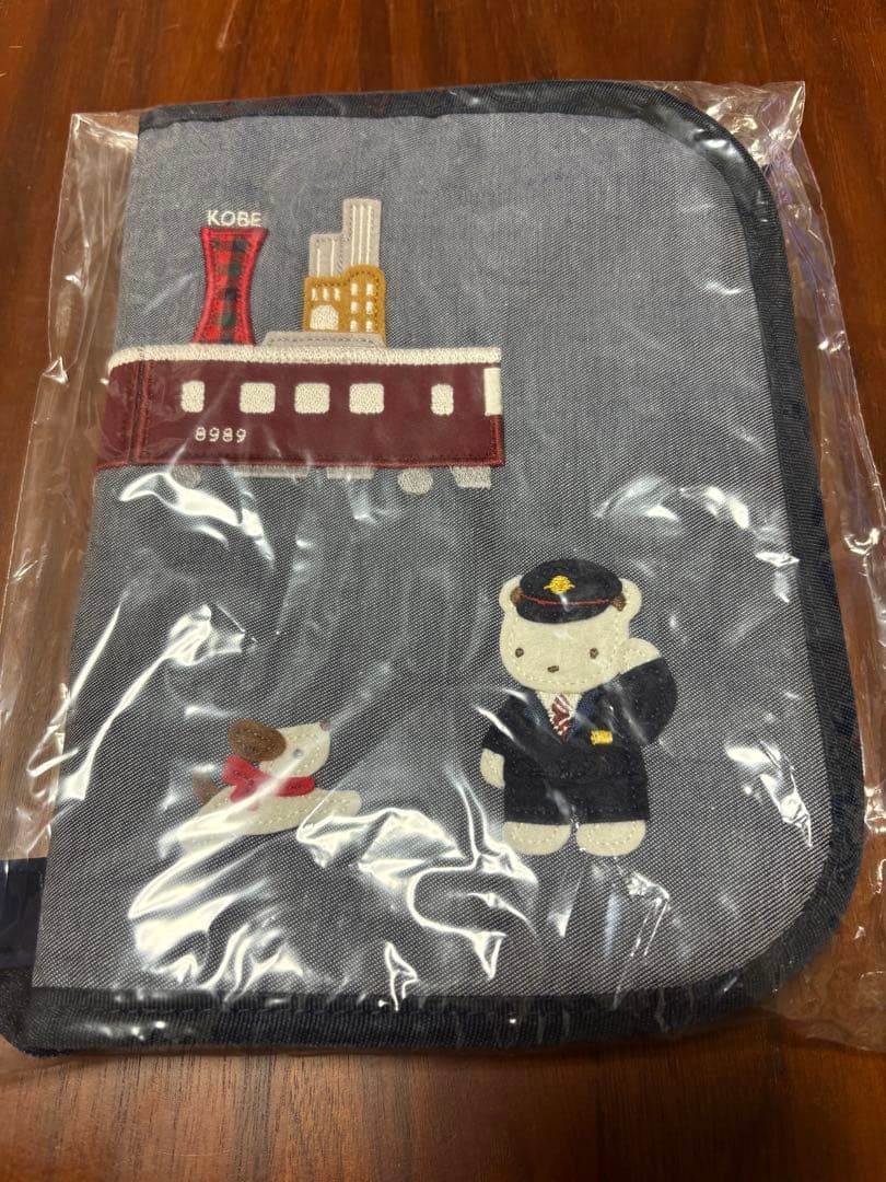 値下げ　阪急電車　ファミリア　コラボ　マルチケース　新品