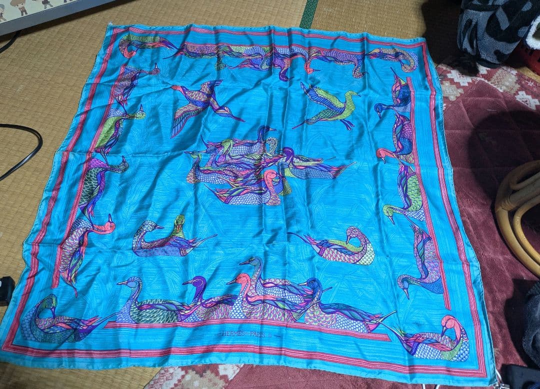 エルメス カレ90 アヒルの池 シルクスカーフ